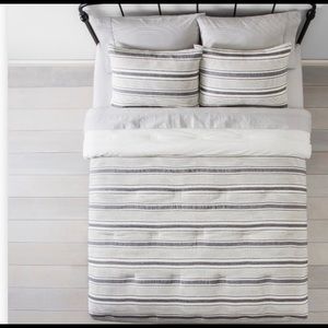 NEW Hearth & Hand by Magnolia Duvet and Sham Set